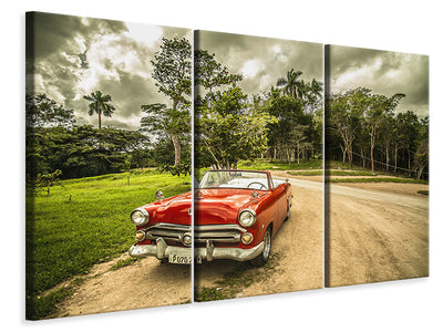 canvas-print-a-vintage-car-in-cuba